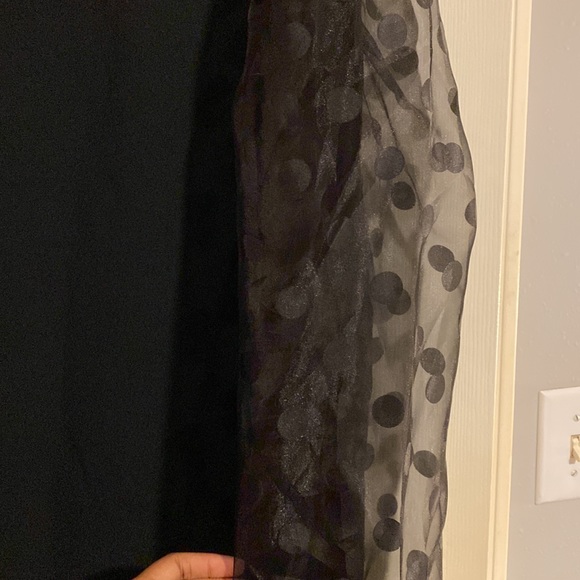 NWT - boohoo black puff sleeve blouse - Picture 2 of 2